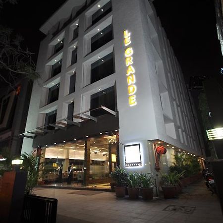 Le Grande Residency -Unmarried Couples Are Not Allowed Ahmedabad Exterior foto