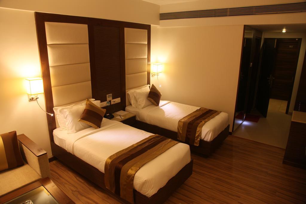 Le Grande Residency -Unmarried Couples Are Not Allowed Ahmedabad Exterior foto
