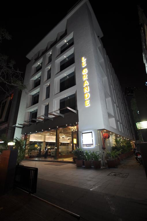 Le Grande Residency -Unmarried Couples Are Not Allowed Ahmedabad Exterior foto