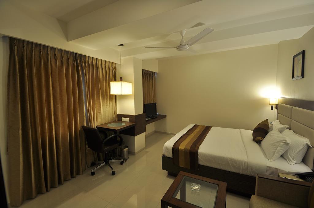 Le Grande Residency -Unmarried Couples Are Not Allowed Ahmedabad Exterior foto