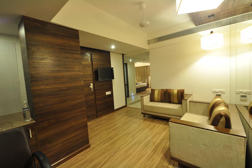 Le Grande Residency -Unmarried Couples Are Not Allowed Ahmedabad Exterior foto