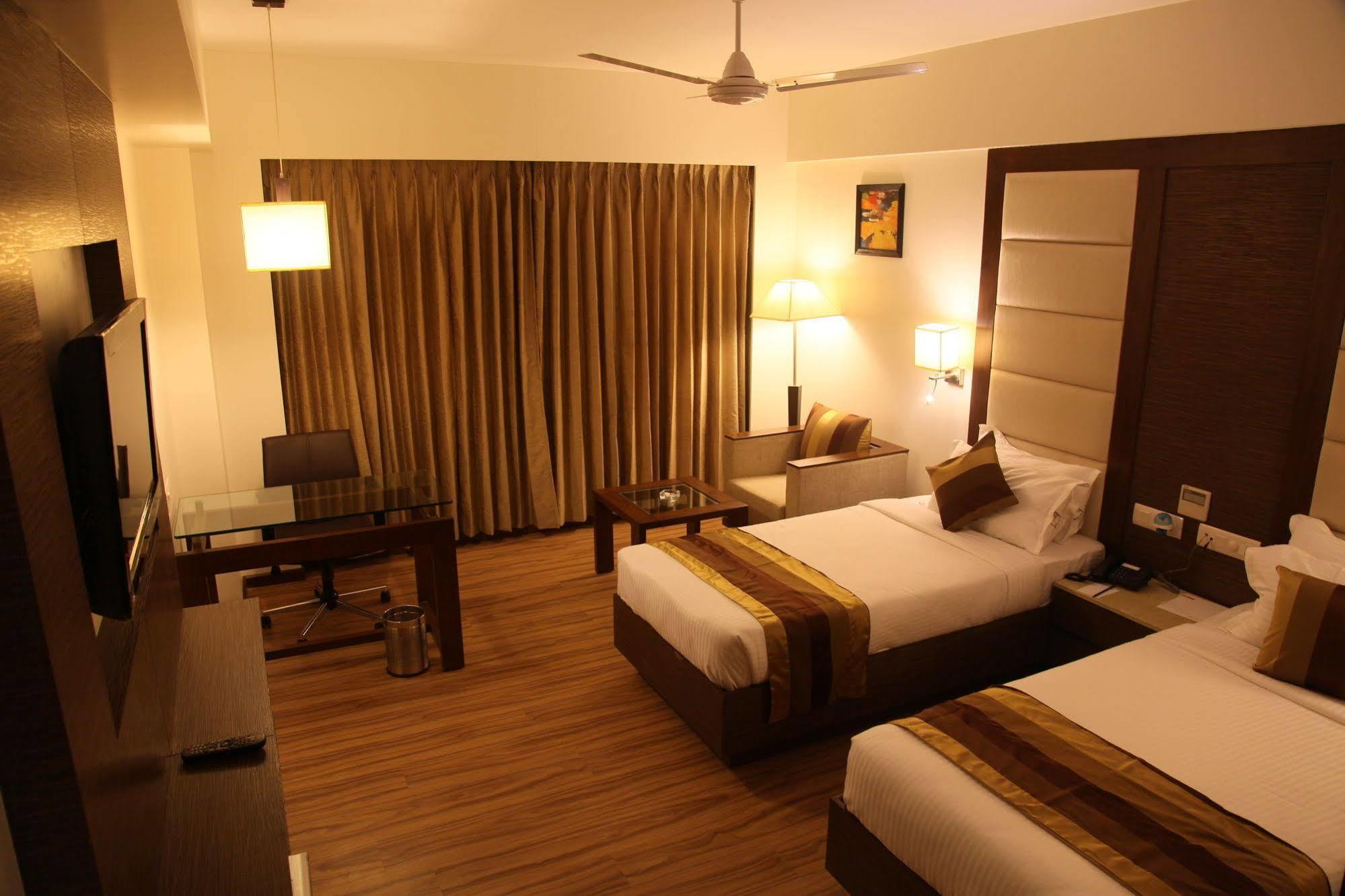 Le Grande Residency -Unmarried Couples Are Not Allowed Ahmedabad Exterior foto